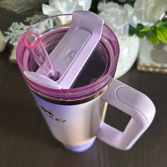 Stanley Wicked Glinda 30oz limited edition tumbler - For Good 2025 release - Picture 3 of 4